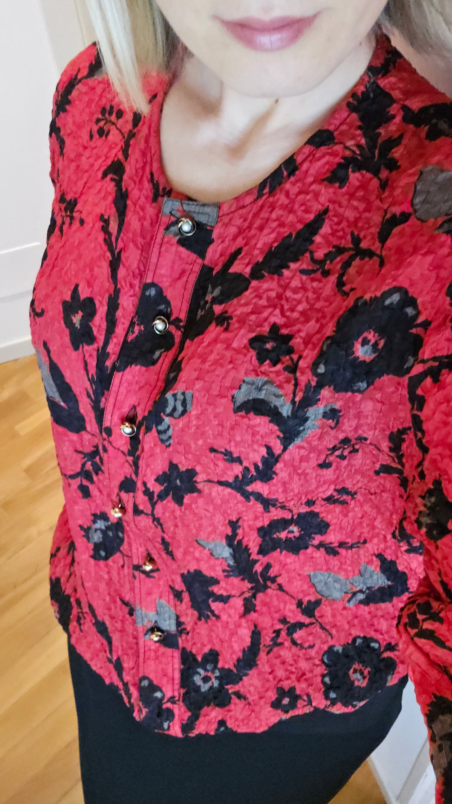 Rosso ciliegia silky flowers bomber jacket